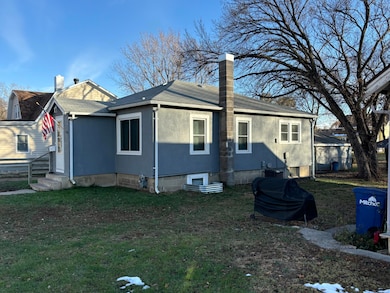 1019 W 7th Ave, Mitchell, SD 57301 - photo 2