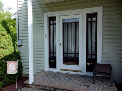 24 Walnut Ave, Jim Thorpe, PA 18229 - photo 3