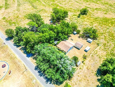 2401 Oak Valley Rd, Corsicana, TX 75110 - photo 4