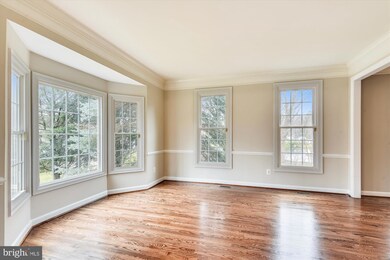 4889 Annamohr Dr, Fairfax, VA 22030 - photo 6