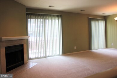 12913 Lee Jackson Memorial Hwy unit B, Fairfax, VA 22033 - photo 4