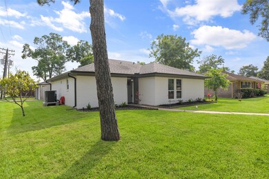 Huge lot~ SEE AMENITIES LIST ONLINE, WAY TOO MANY