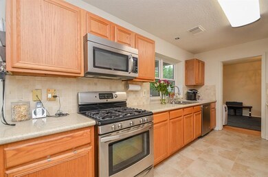 3902 Greenwood Dr, Pearland, TX 77584 - photo 5