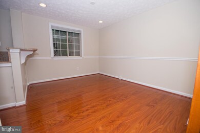 8001 Tyson Oaks Cir, Vienna, VA 22182 - photo 6