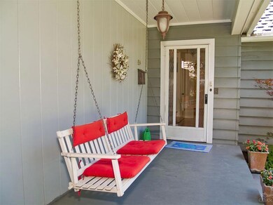 834 NW Riverside Blvd, Bend, OR 97701 - photo 3