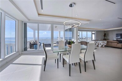 Expansive Space in this 5000 + sq ft with 10' ceil