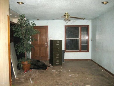 Coolidge living rm (2)