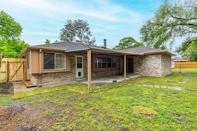 16123 Tibet Rd, Friendswood, TX 77546 - photo 6