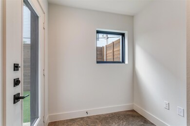 5609 Live Oak St unit 404, Dallas, TX 75206 - photo 2