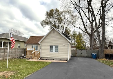 508 Princeton St, Bay City, MI 48708 - photo 2