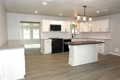 125 Lakeview Terrace, Weatherford, TX 76087 - photo 3