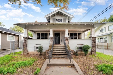 2215 17th St, Sacramento, CA 95818 - photo 3