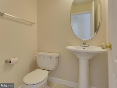 721 Chevington Ct, Woodbridge, VA 22191 - photo 6