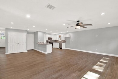 16802 David Glen Dr, Friendswood, TX 77546 - photo 6