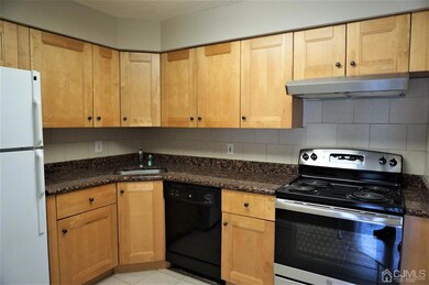 7108 Tamarron Dr, Plainsboro, NJ 08536 - photo 3