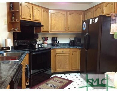 Kitchen. all appliances remain