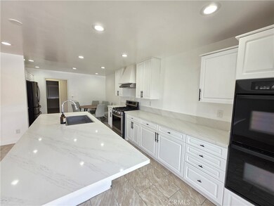 13501 Egbert St, Sylmar, CA 91342 - photo 3