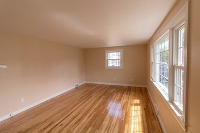 8 Massasoit Dr, Leicester, MA 01524 - photo 6