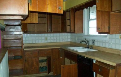 3353 E Mound kitchen