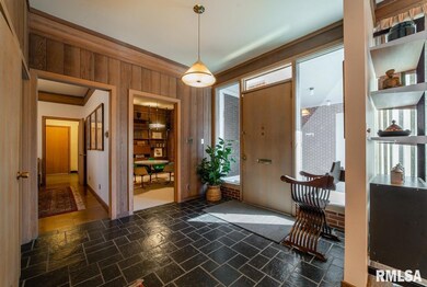 314 Pulaski St, Lincoln, IL 62656 - photo 5