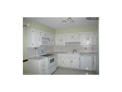 Eat-in kitchen