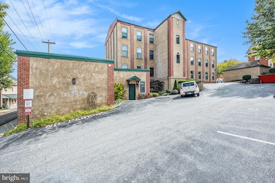 541 Washington Ave unit 101, Phoenixville, PA 19460 - photo 2