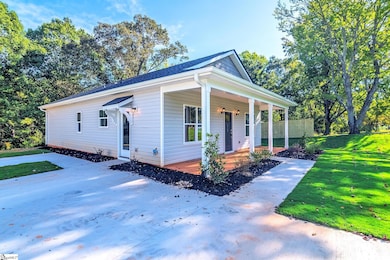 313 Ponder Rd, Greer, SC 29651 - photo 3