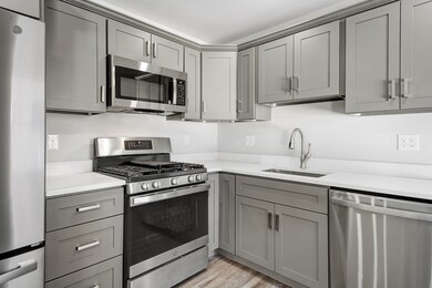 129 Pleasant St unit 1, Weymouth, MA 02190 - photo 3