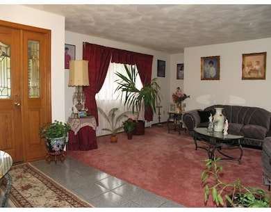 727 Mohawk Rd, Somerset, MA 02726 - photo 2