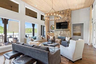 320 Beech Loop