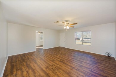 1002 N Miller St, Decatur, TX 76234 - photo 4