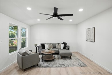 211 E Wells Blvd, Sapulpa, OK 74066 - photo 5