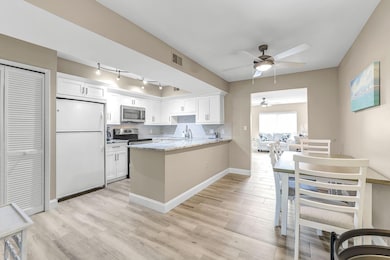 66 Marco Villas Dr #R-4, Marco Island, F
