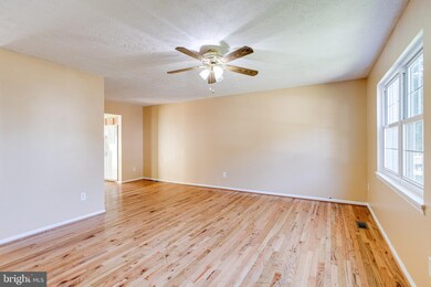 1298 Holmespun Dr, Pasadena, MD 21122 - photo 3