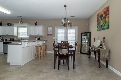 13 x 13 Dining Area