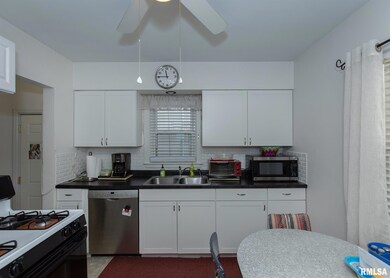 1933 Pershing Ave, Davenport, IA 52803 - photo 5