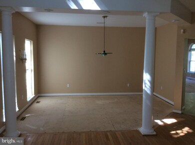 2403 Summershade Ct, Odenton, MD 21113 - photo 5