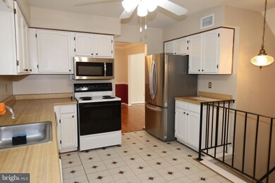 7701 Groveland Heights Ct, Springfield, VA 22153 - photo 7