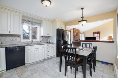 247 Thompson St, Palmer, MA 01069 - photo 3