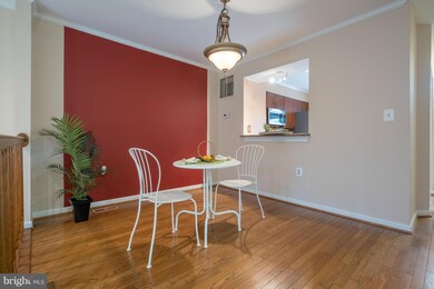 6302 Mary Todd Ct, Centreville, VA 20121 - photo 4