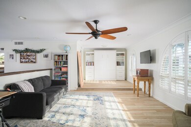 Foyer Looking to Dining