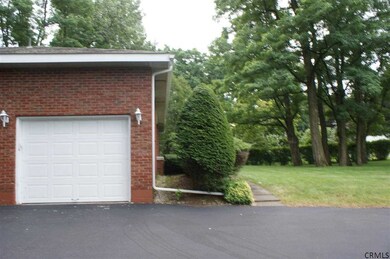 6 Princess Ln, Albany, NY 12211 - photo 2