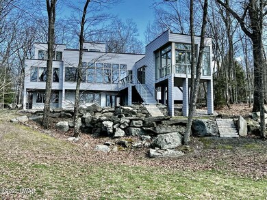 128 Broadmoor Dr, Hawley, PA 18428 - photo 2