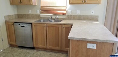 898 Harbour Ln NE, Keizer, OR 97303 - photo 5