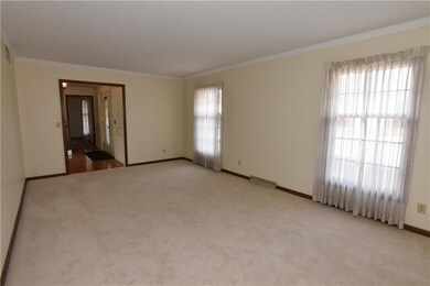 2755 Chestnut Ct, Columbus, IN 47201 - photo 6