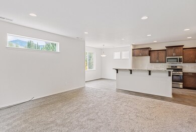 2367 NW Highland Ave, Grants Pass, OR 97526 - photo 7