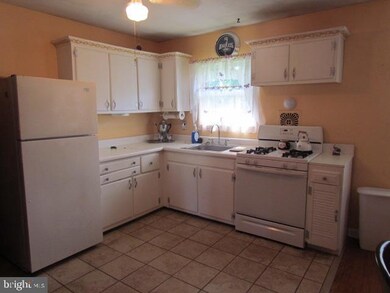 917 Saint Mark Dr, Glendora, NJ 08029 - photo 5