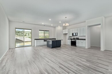 Eat-in Kitchen