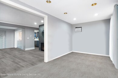 110 Waters Front Room.1