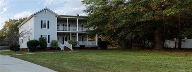 Notice the Charleston style with the upper and low